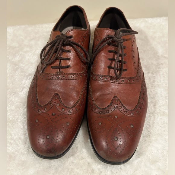 Clark’s Wingtip Leather Oxfords - Picture 6 of 11